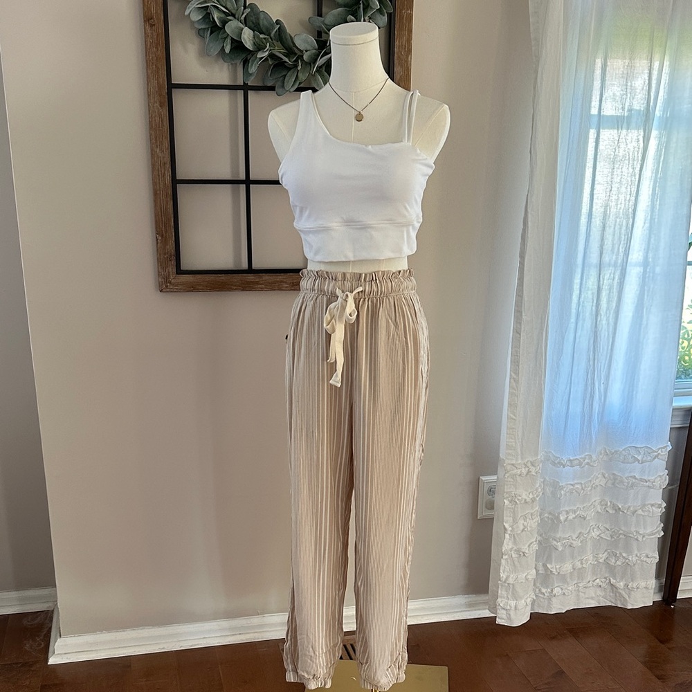 American Eagle Outfitters Beige Drawstring Joggers